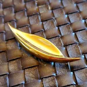 VINTAGE MONET LEAF PIN